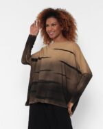Blusa Feminina em Malha Estampada Com Mangas Compridas - Bege