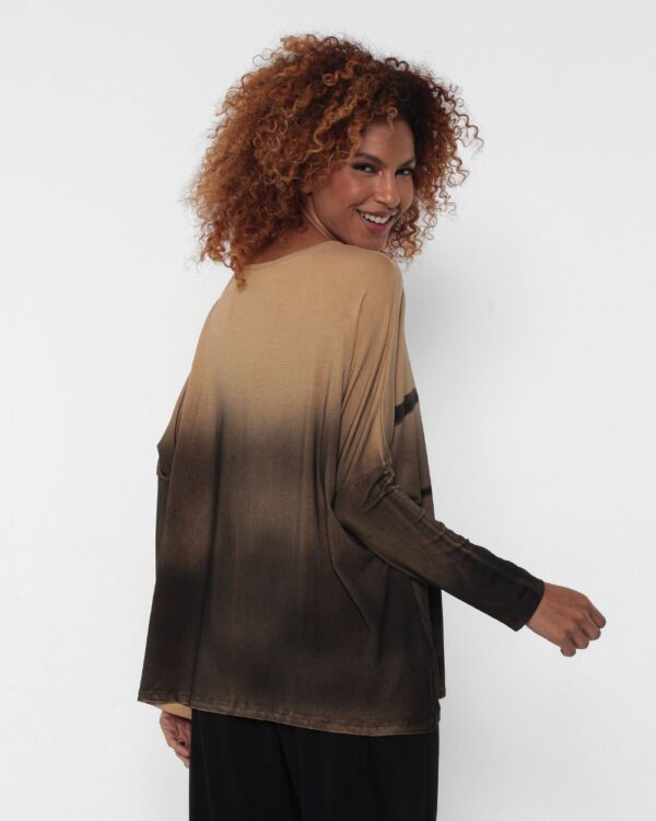 Blusa Feminina em Malha Estampada Com Mangas Compridas - Bege - Imagem 4