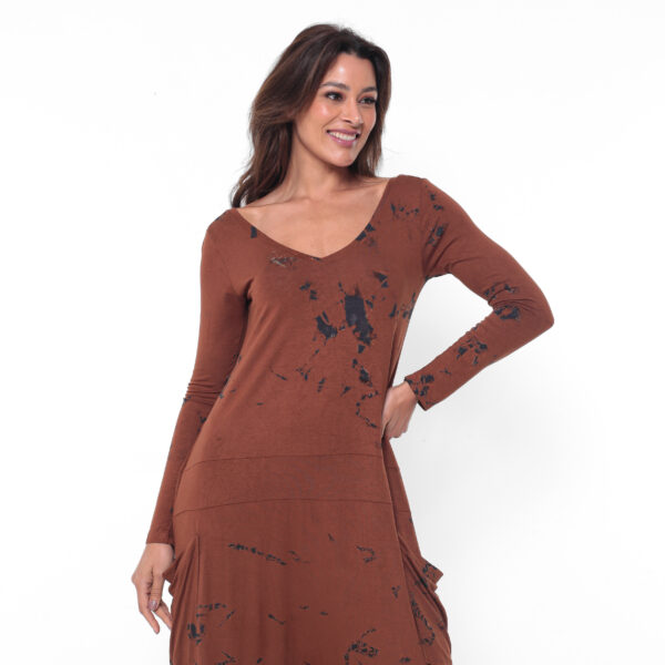 Macacão Feminino em Malha Estampado - Marrom - Imagem 2