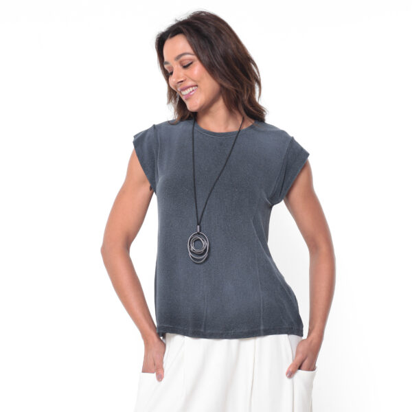 Blusa Feminina em Malha Estonada Com Mangas Curtas - Preto - Imagem 3