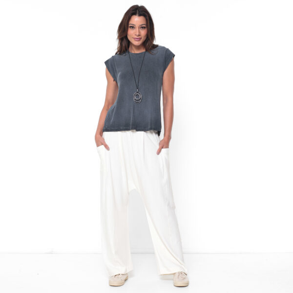 Blusa Feminina em Malha Estonada Com Mangas Curtas - Preto - Imagem 4