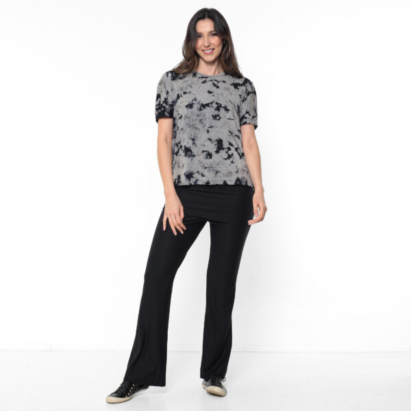 Blusa Feminina Estampada Tie Dye Com Mangas Curtas - Preto - Imagem 3