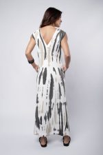 Vestido Feminino Em Malha Com Bolsos - Off - Imagem 4