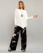 Blusa Feminina Diagonal em Malha Manga Longa - Branca