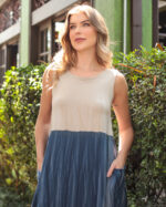 Vestido Sem Manga Estampado em Malha Com Bolsos - Bicolor - Imagem 3