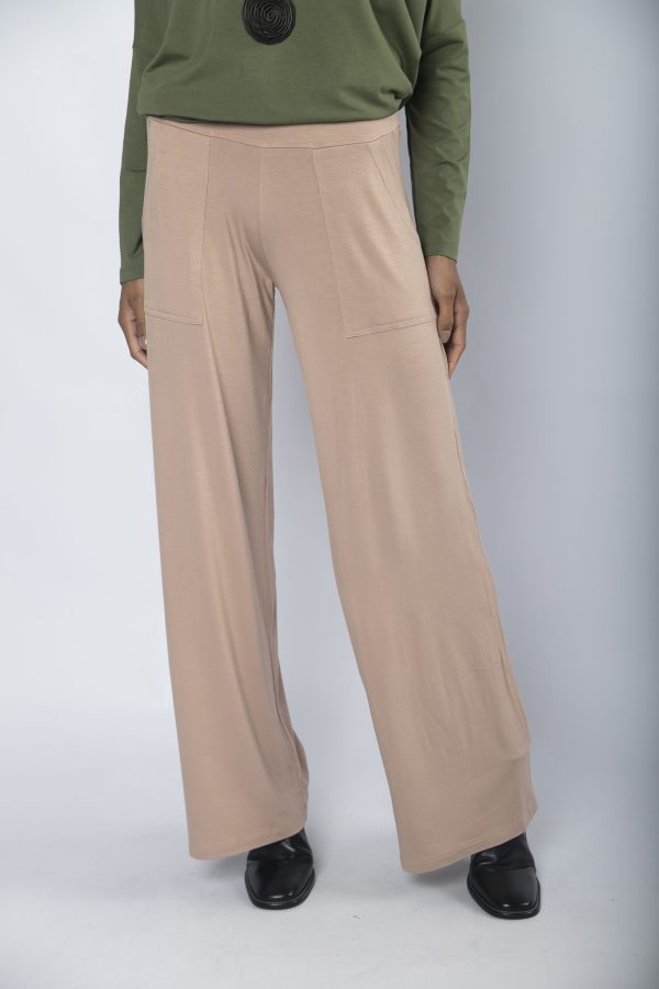 Calça Feminina em Malha com Bolsos - Imagem 5