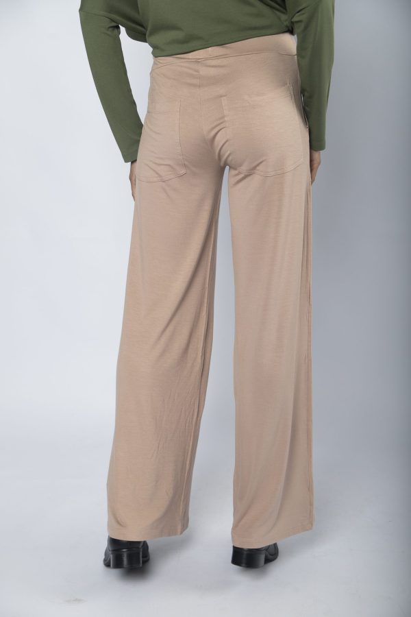Calça Feminina em Malha com Bolsos - Imagem 7