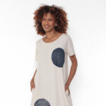 Vestido Em Malha Estampado Com Bolsos - Areia - Imagem 4