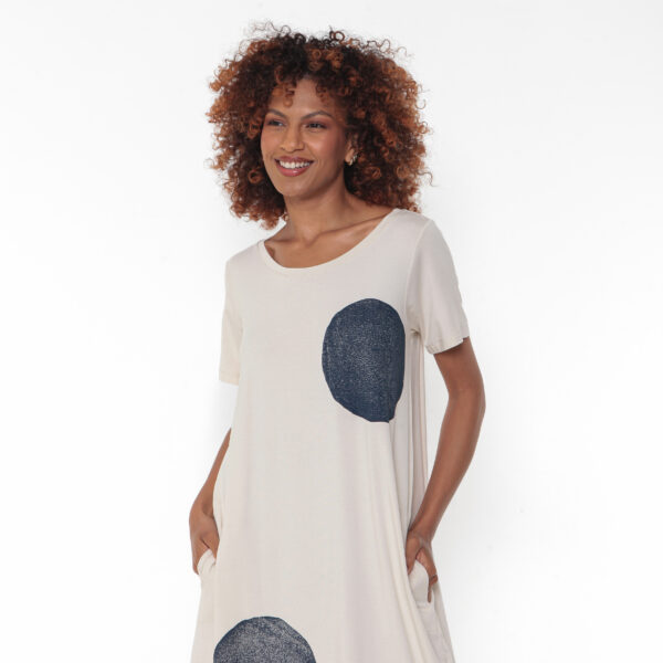 Vestido Em Malha Estampado Com Bolsos - Areia - Imagem 4