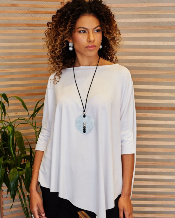 Blusa Diagonal Feminina em Malha Lisa - Imagem 2