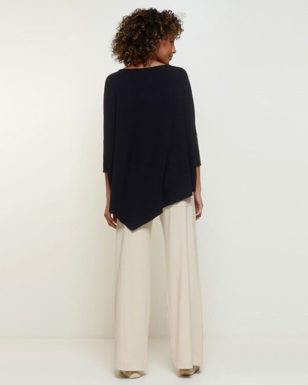 Blusa Diagonal Feminina em Malha Lisa - Imagem 6
