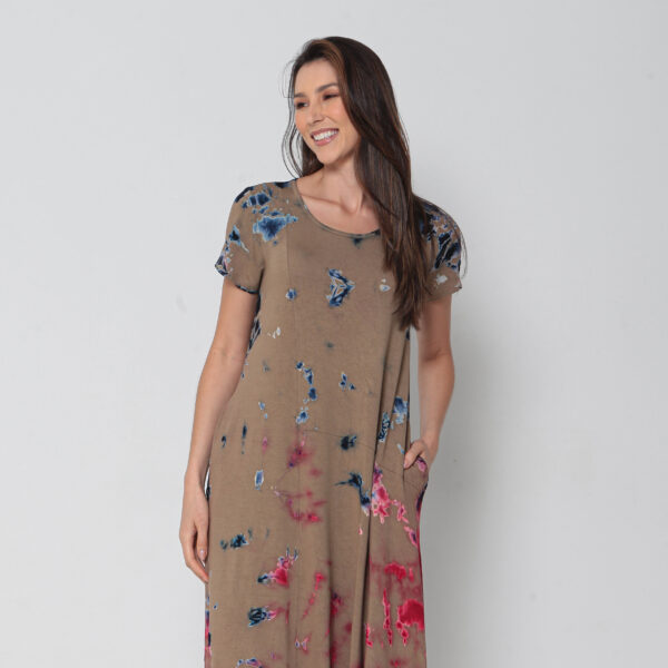 Vestido Em Malha Estampado Com Bolsos E Mangas Curtas - Tie Dye - Imagem 3