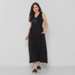 Vestido Em Malha Regata E Decote V Com Bolsos - Preto - Imagem 2