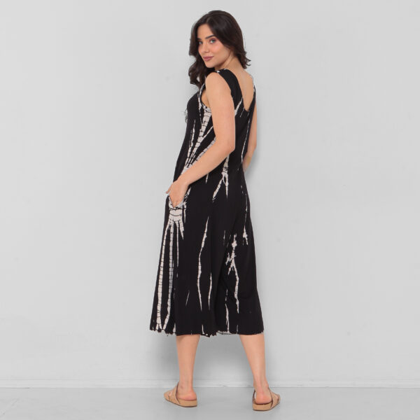 Macacão Feminino Em Malha Estampado Sem Mangas Com Bolsos - Preto - Imagem 4