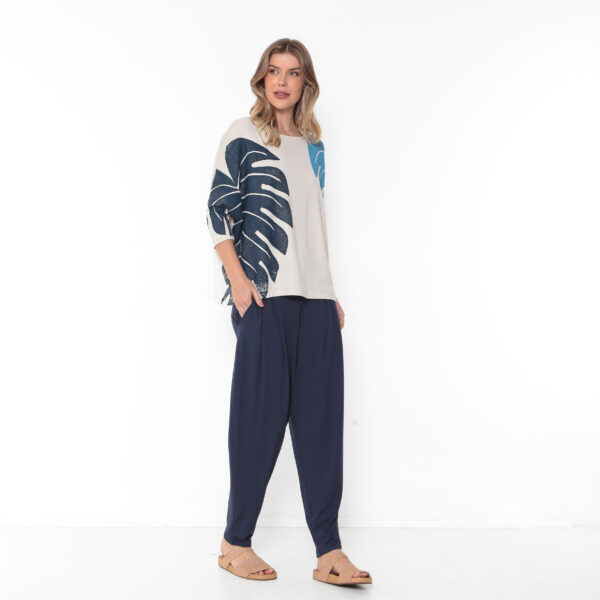 Blusa Feminina Em Malha Estampada Com Mangas Compridas - Areia - Imagem 2