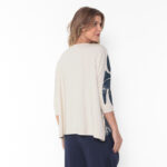 Blusa Feminina Em Malha Estampada Com Mangas Compridas - Areia - Imagem 5