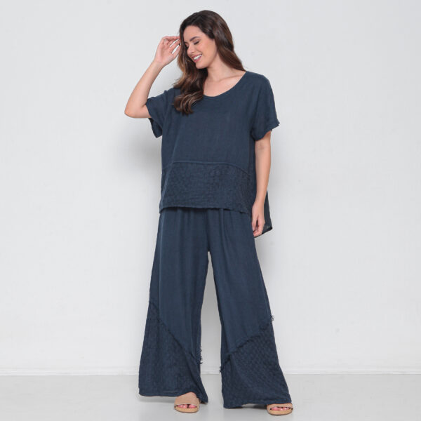 Conjunto Em Linho Com Bolsos E Detalhes Em Renda - Imagem 2