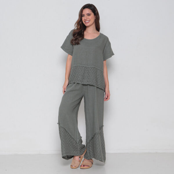 Conjunto Em Linho Com Bolsos E Detalhes Em Renda - Imagem 11