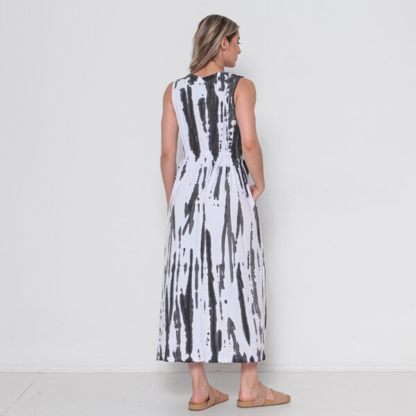 Vestido Em Malha Estampado Regata Decote V Com Bolsos - Branco - Imagem 5