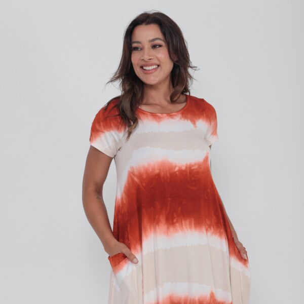 Vestido Em Malha Estampado Com Bolsos E Mangas Curtas - Tie Dye - Imagem 3