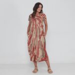 Vestido Em Malha Estampado De Mangas Curtas Com Bolsos - Bege - Imagem 4