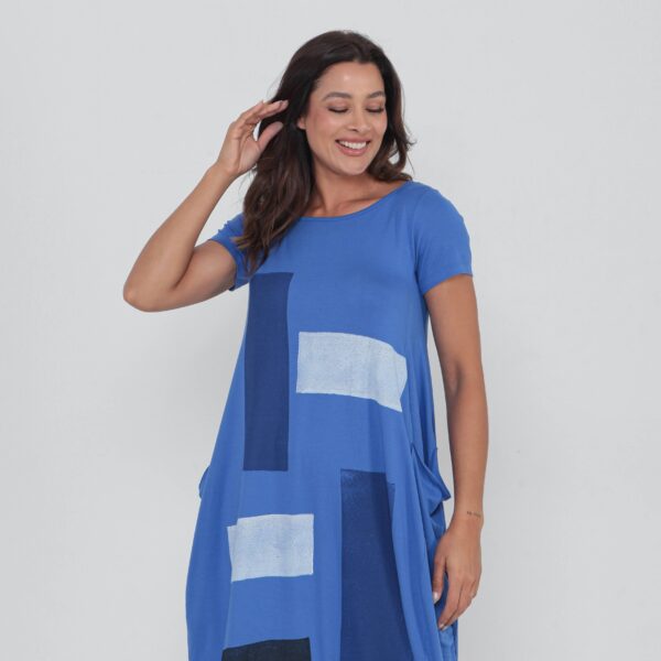 Vestido Em Malha Estampado Com Bolsos E Mangas Curtas - Azul - Imagem 3
