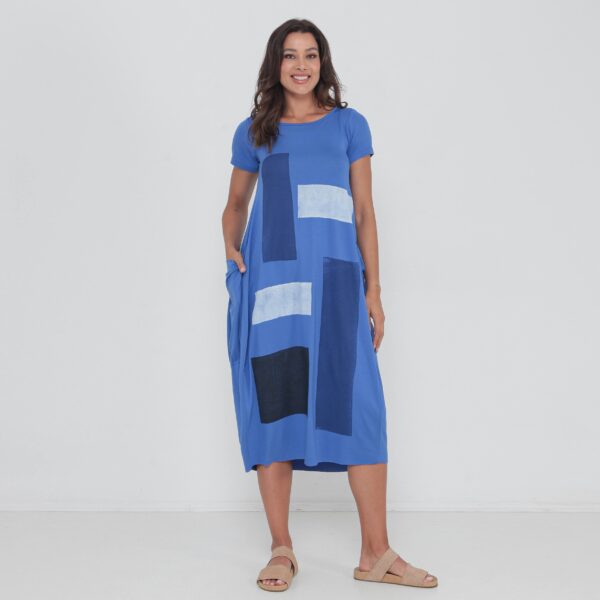 Vestido Em Malha Estampado Com Bolsos E Mangas Curtas - Azul - Imagem 2