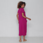 Vestido Liso em Malha Manga Curta Decote V - Fucsia - Imagem 5