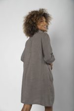 Vestido em Linho com Botões Madrepérola - Imagem 4