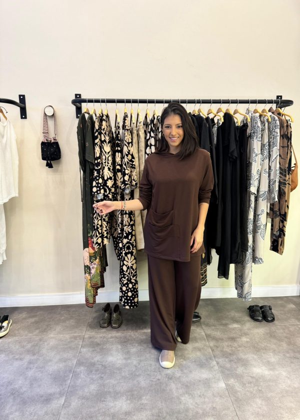 Conjunto Feminino em Malha Capuz - Imagem 1