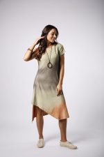 Vestido Em Malha Manga Curta - Bicolor