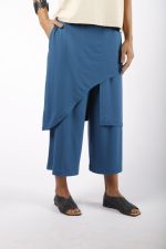 Calça Feminina Em Malha Com Bolsos Nas Laterais - Imagem 2