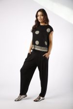 Blusa Tokyo Com Manga Curta Flórida - Preto - Imagem 4
