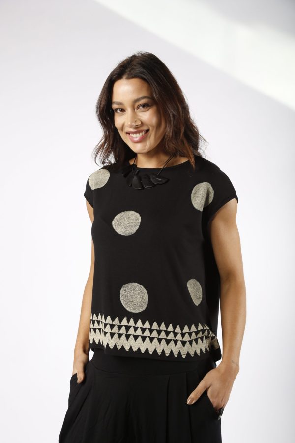 Blusa Tokyo Com Manga Curta Flórida - Preto - Imagem 1