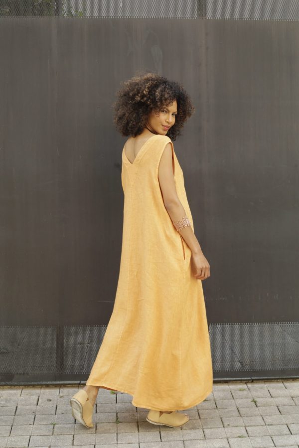 Vestido em Linho Decote V - Imagem 3