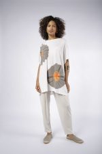 Blusa Feminina Em Malha Manga Curta - Bolas - Imagem 2
