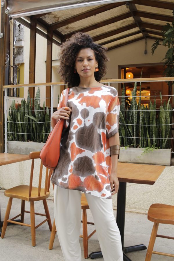 Blusa Feminina Estampada Em Malha Manga Curta - Bicolor - Imagem 1