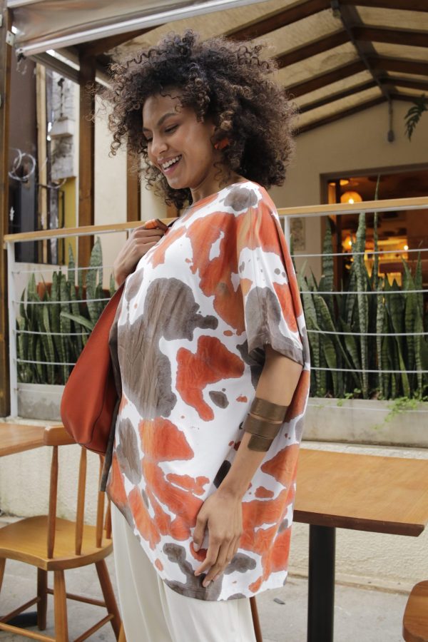 Blusa Feminina Estampada Em Malha Manga Curta - Bicolor - Imagem 2