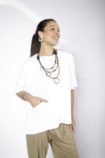 Blusa Feminina Em Malha Com Mangas Curtas