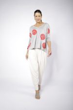 Blusa Feminina Estampada Com Decote Em V - Cinza - Imagem 2