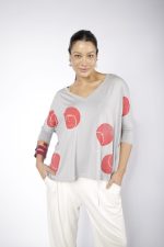 Blusa Feminina Estampada Com Decote Em V - Cinza