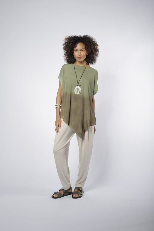 Blusa Feminina Diagonal Manga Curta - Verde - Imagem 2