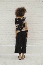 Blusa Feminina Em Malha Estampada - Preto - Imagem 3