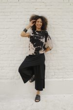 Blusa Feminina Em Malha Estampada - Preto - Imagem 2