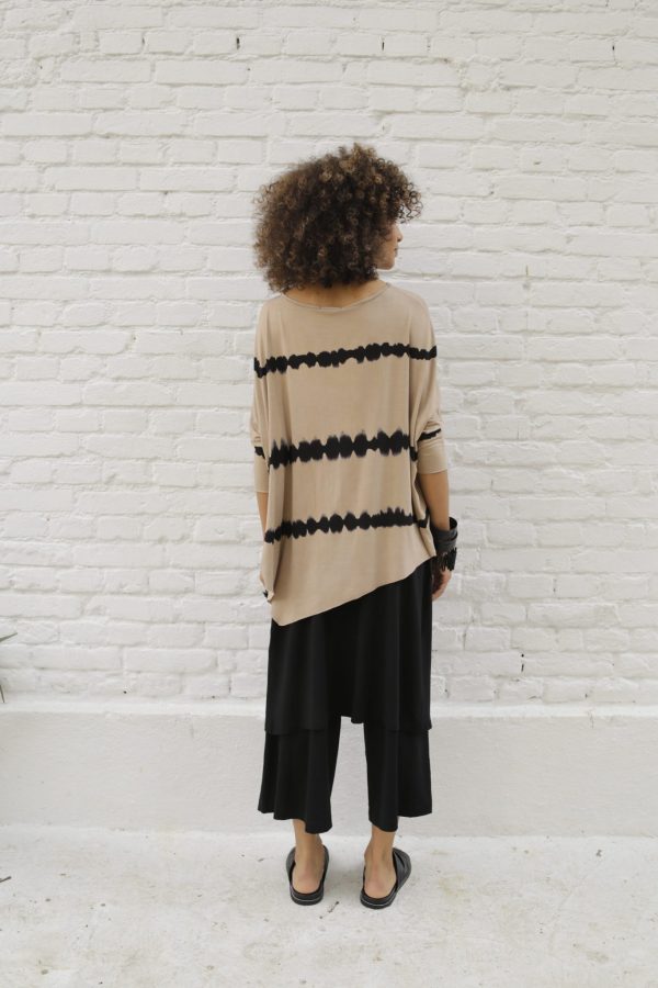 Blusa Feminina Diagonal Manga Curta - Listrada - Imagem 4