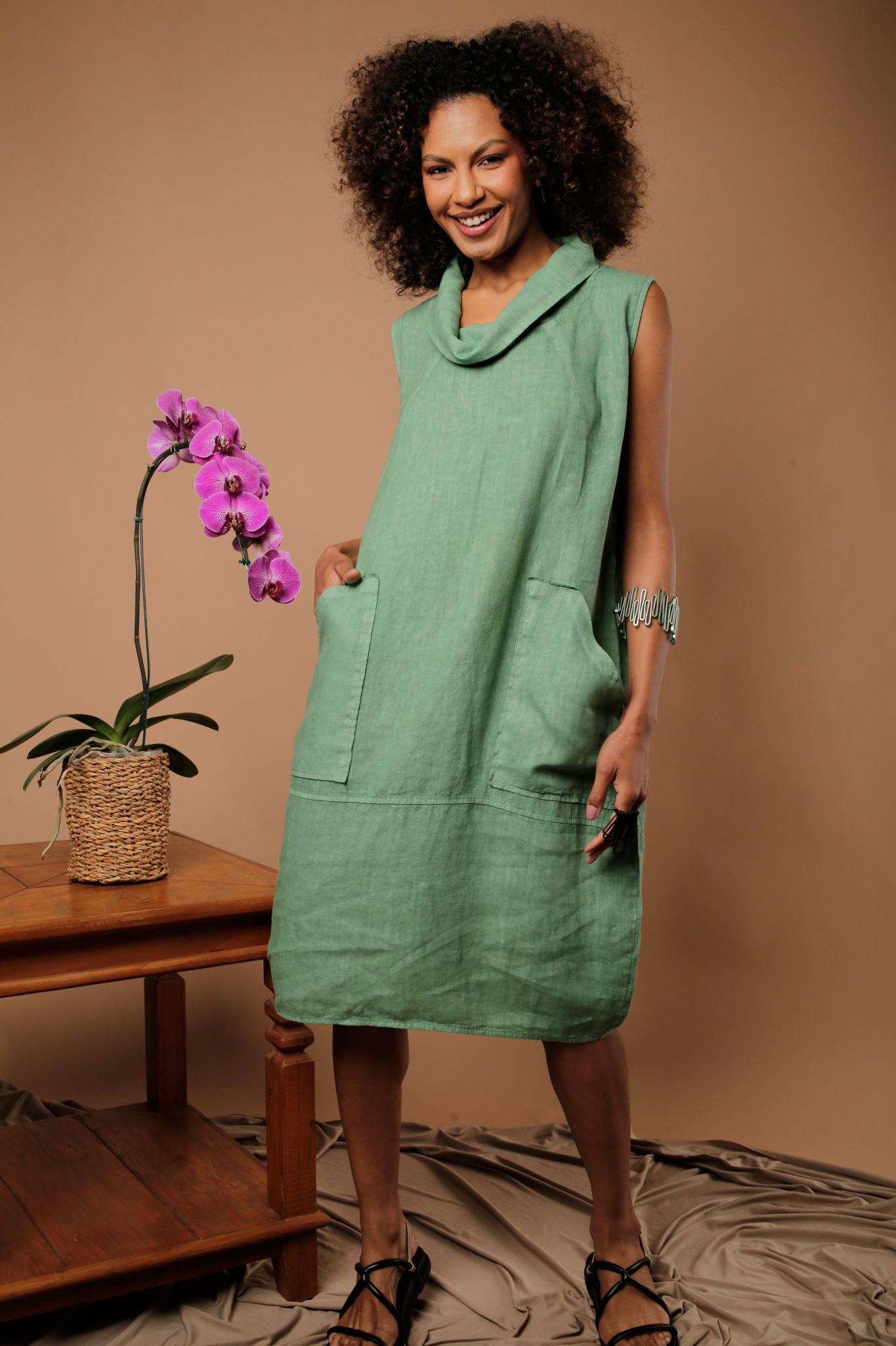 11 Vestido Feminino Linho Puro Com Gola - Imagem 8