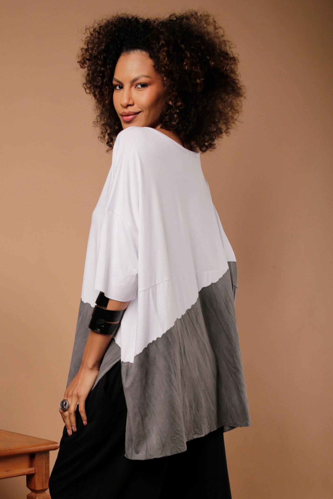 24 Blusa Feminina Em Malha Com Manga Curta - Branco - Imagem 3