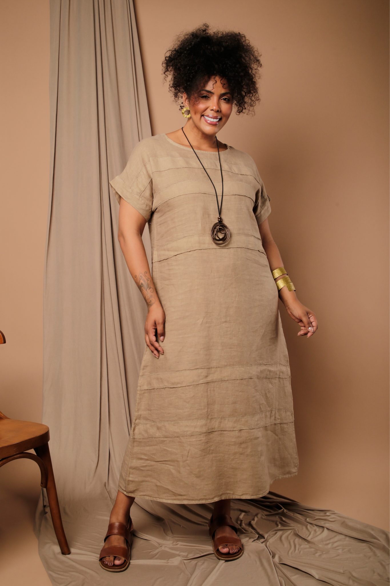 3 Vestido Feminino Linho Puro Com Manga Curta - Imagem 4