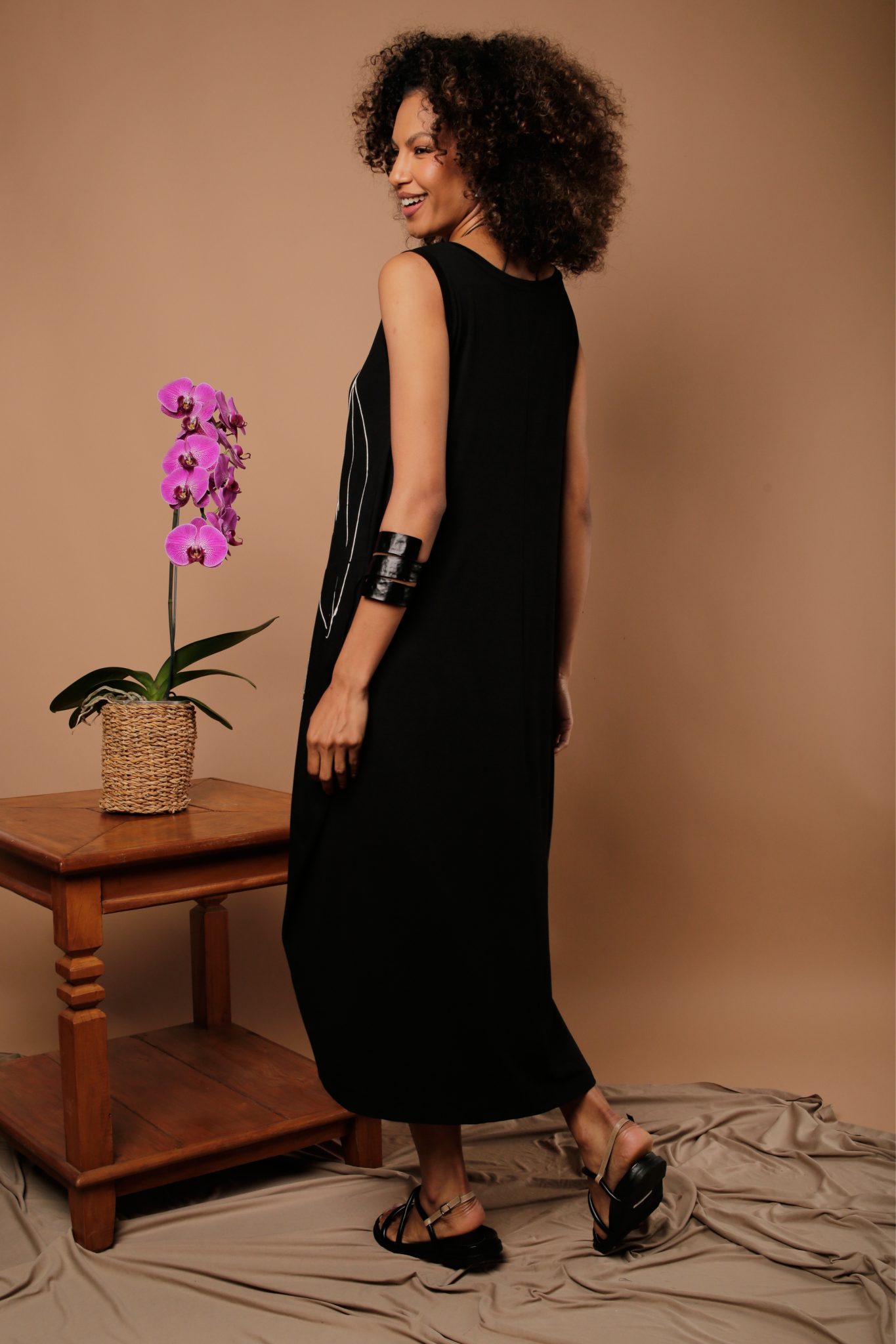30 Vestido Feminino Em Malha Sem Manga - Preto - Imagem 3