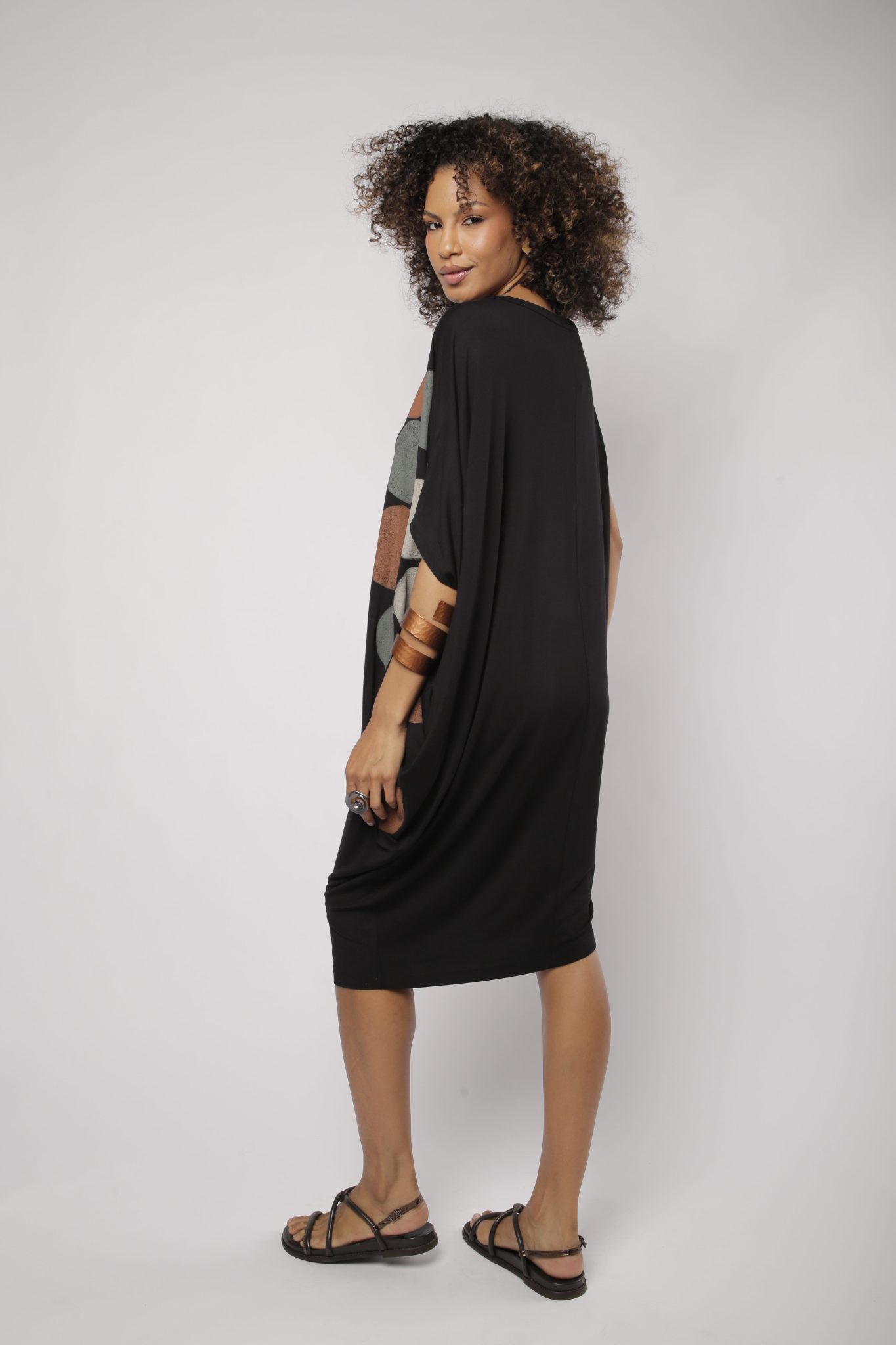 _D3_7253 Vestido Feminino Em Malha Manga Curta - Bolas - Imagem 4